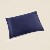 Petite Plumeâ„¢ silk pillowcase