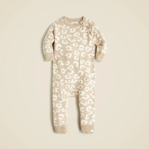 Limited-edition baby cashmere one-piece in leopard
