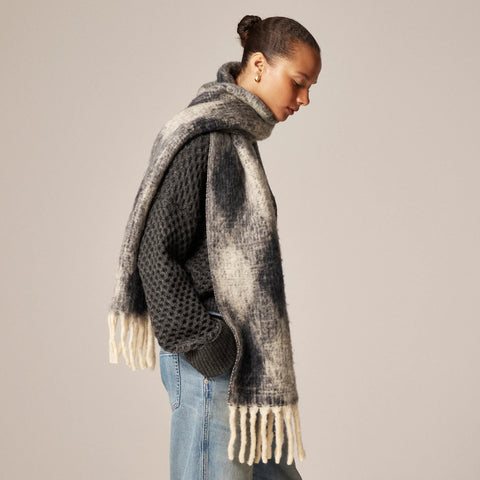 Brushed woven scarf in stripe