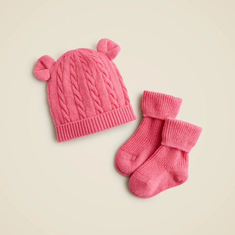 Limited-edition baby cashmere beanie and booties set