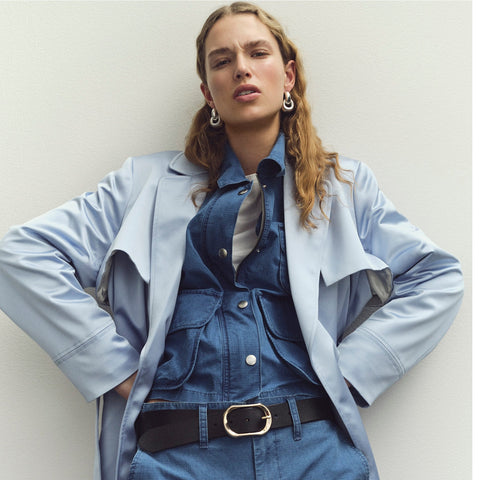 Oval buckle belt in Italian leather