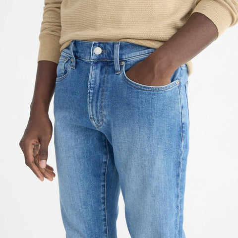 484 Slim-fit stretch jean in medium wash