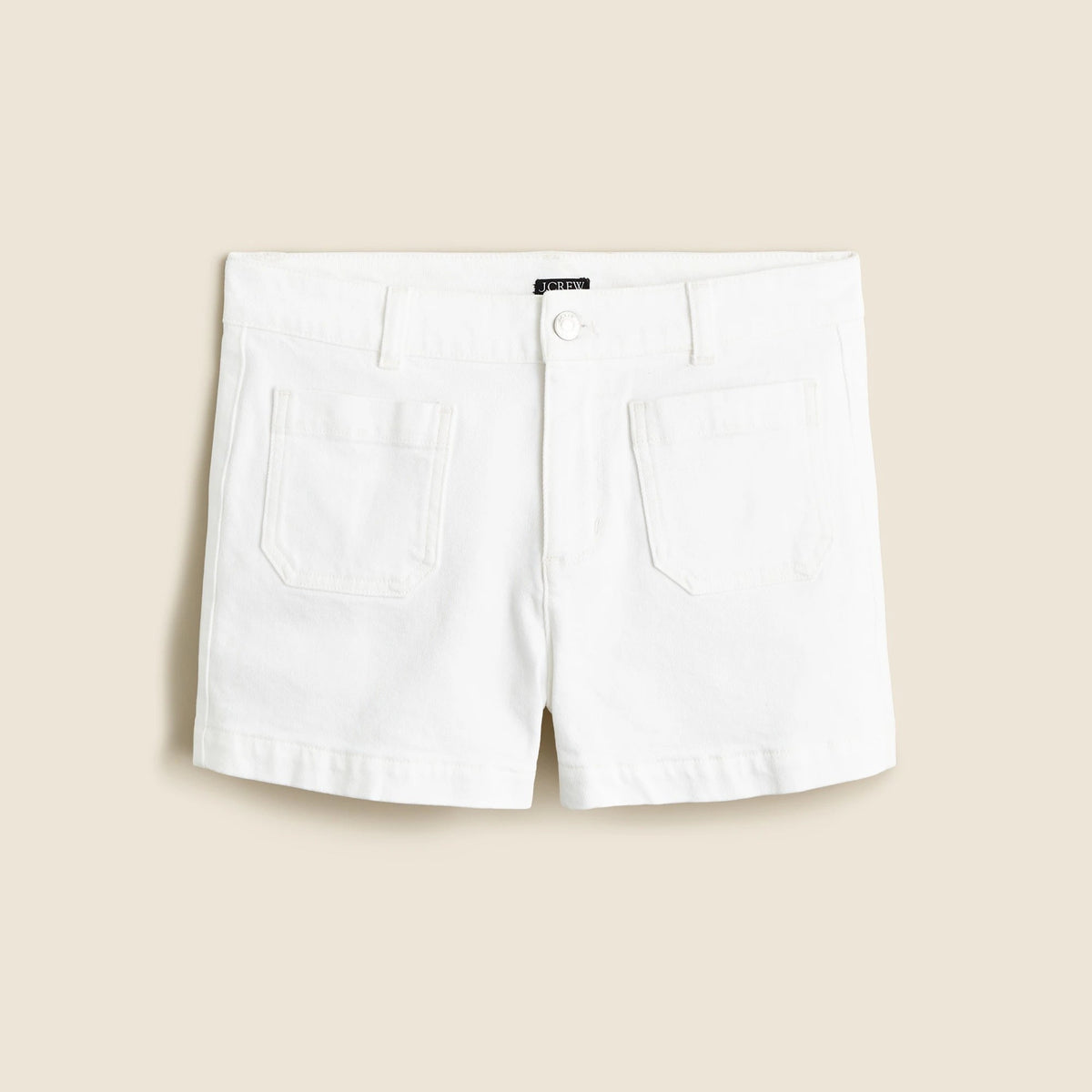 Patch-pocket denim short in white