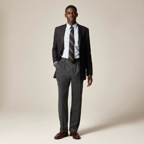 Relaxed-fit single-pleat trouser in Italian wool flannel