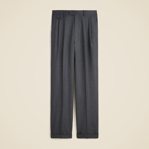 Relaxed-fit single-pleat trouser in Italian wool flannel
