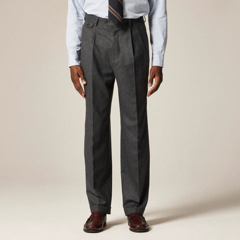 Relaxed-fit single-pleat trouser in Italian wool flannel