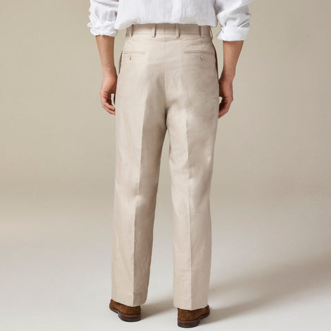Relaxed-fit double-pleated trouser in linen-cotton blend
