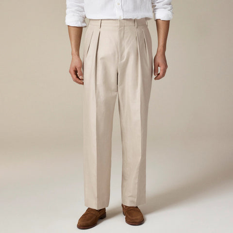 Relaxed-fit double-pleated trouser in linen-cotton blend