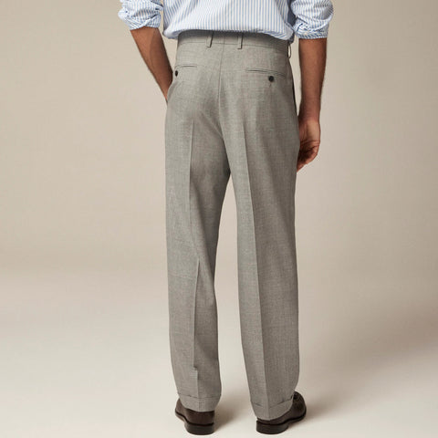 Relaxed-fit double-pleated trouser in Italian tropical wool