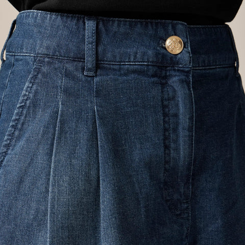 Pleated short in drapey denim