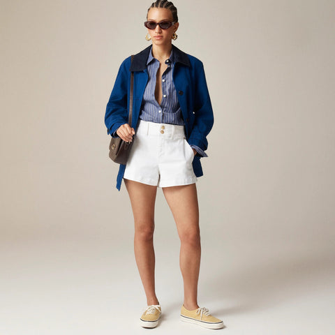 Stacked-button denim short in white