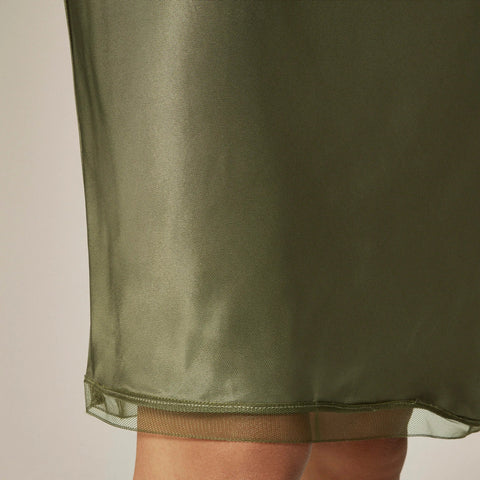 Gwen knee-length slip skirt in viscose charmeuse