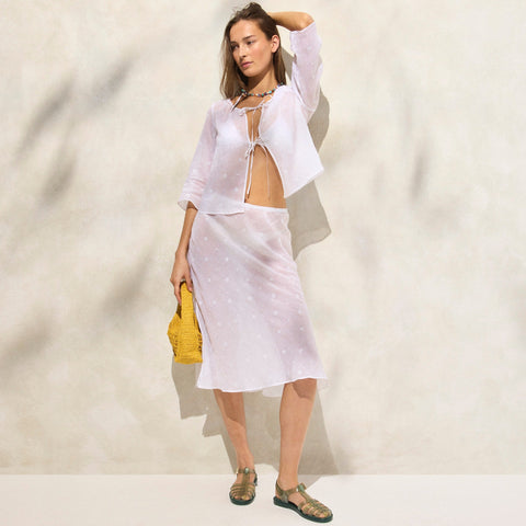 Tie-front eyelet top in ramie