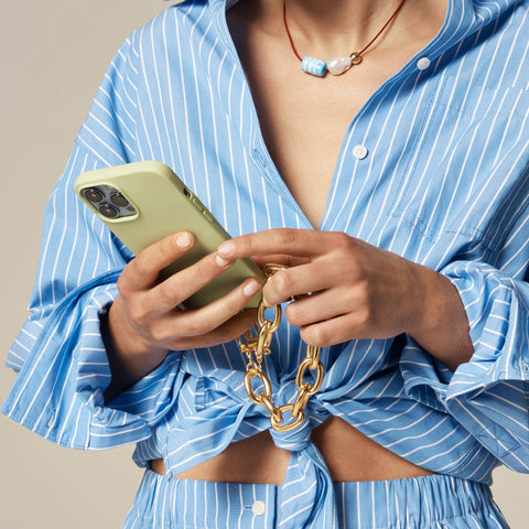 Metallic link phone chain