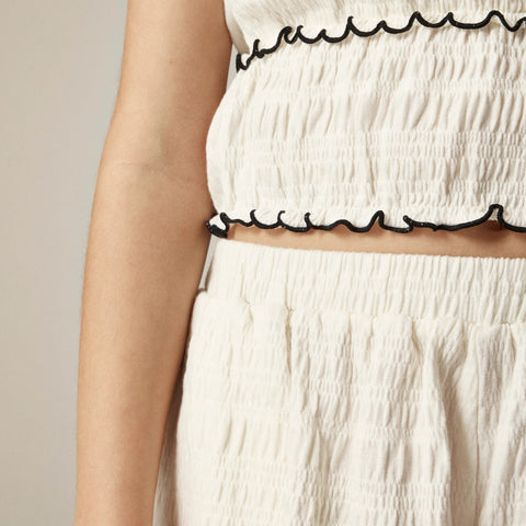 Girls' smocked lettuce-edge short in crinkled jersey