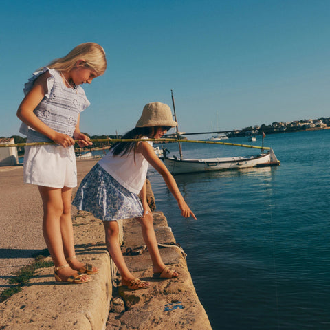 Girls' pintuck skirt in lavender vines block print