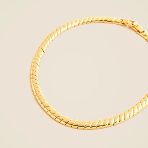 Snake chain collar necklace