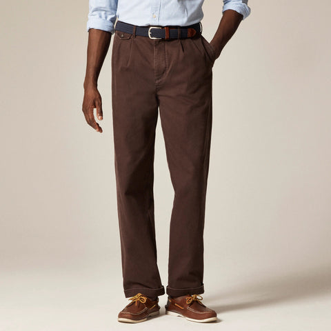 Relaxed-fit double-pleated chino pant in washed canvas