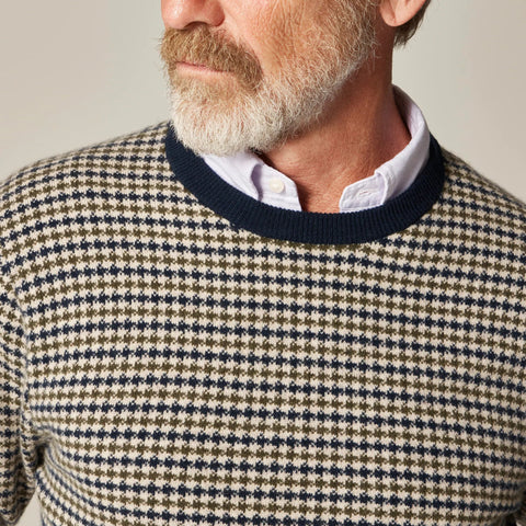 Cashmere crewneck sweater in houndstooth