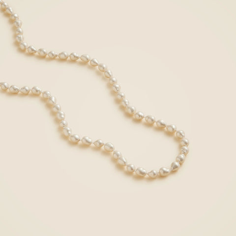 Long pearl necklace