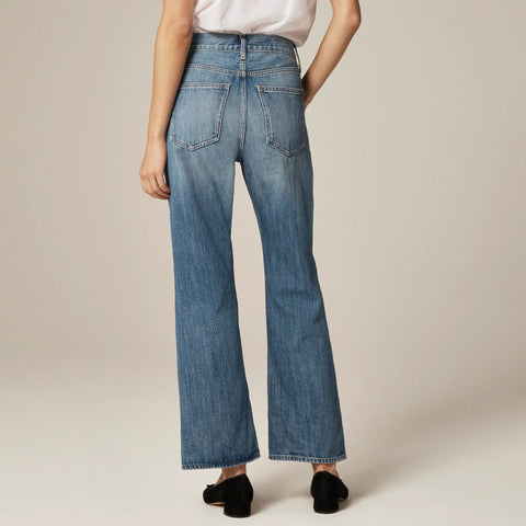 Mid-rise relaxed kickout jean
