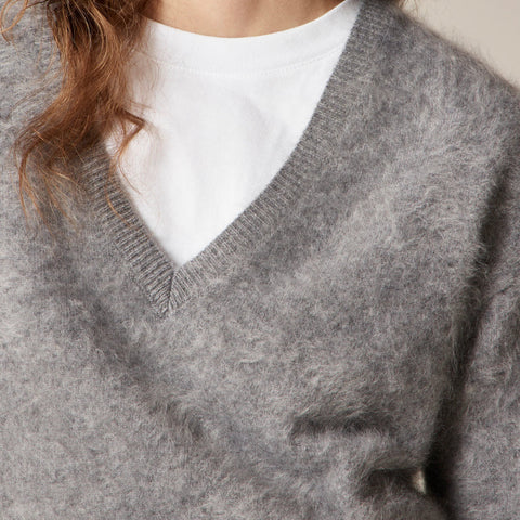 Brushed cashmere V-neck sweater