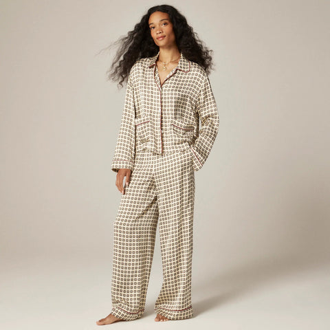 Soft-shine long-sleeve pajama pant set in print