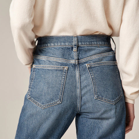 Petite nipped straight jean in stretch