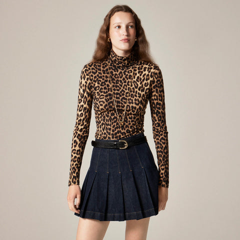 New feather jersey turtleneck in leopard print