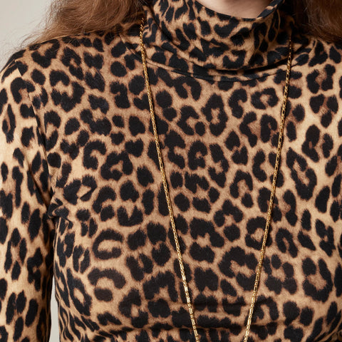 New feather jersey turtleneck in leopard print