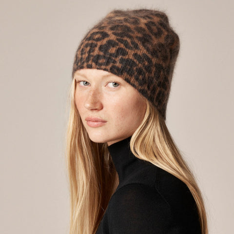 Brushed cashmere beanie in leopard print