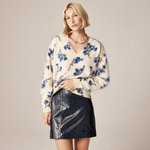 Brushed cashmere V-neck sweater in toile floral print