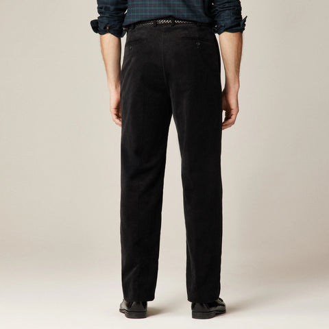 Relaxed-fit double-pleated trouser in Italian corduroy