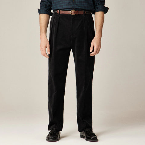Relaxed-fit double-pleated trouser in Italian corduroy