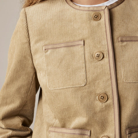 Patch-pocket lady jacket in stretch corduroy