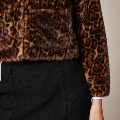 Faux-fur lady jacket in leopard print