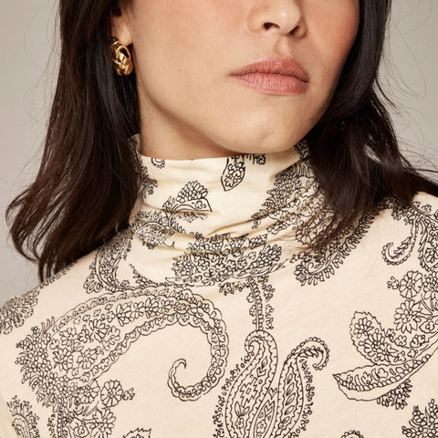 Feather jersey turtleneck in paisley