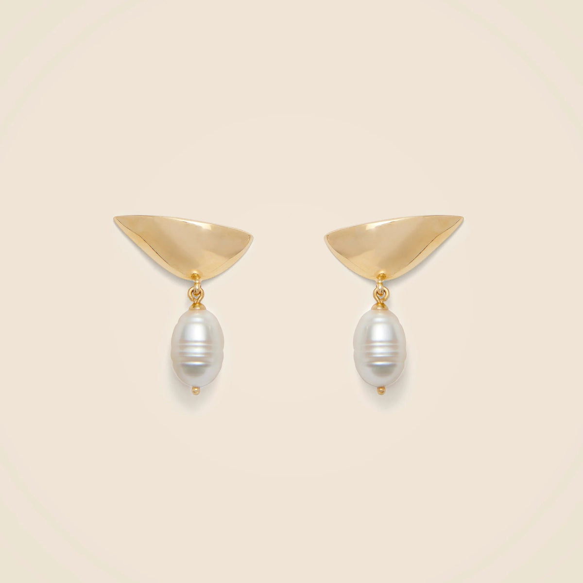 Lady Grey pearl lobe earrings