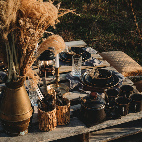 Barebones enamel teapot
