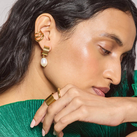 Lady Grey ridge pearl earrings