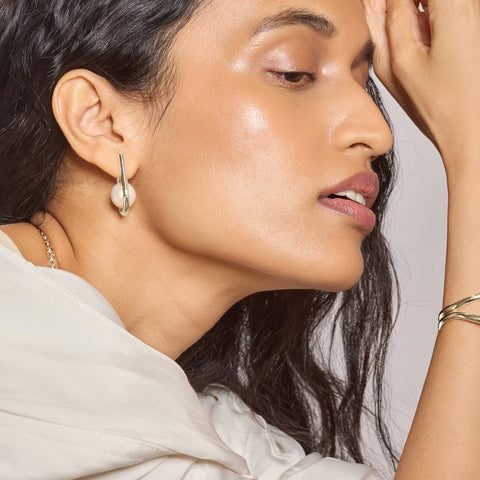 Lady Grey chaise earrings