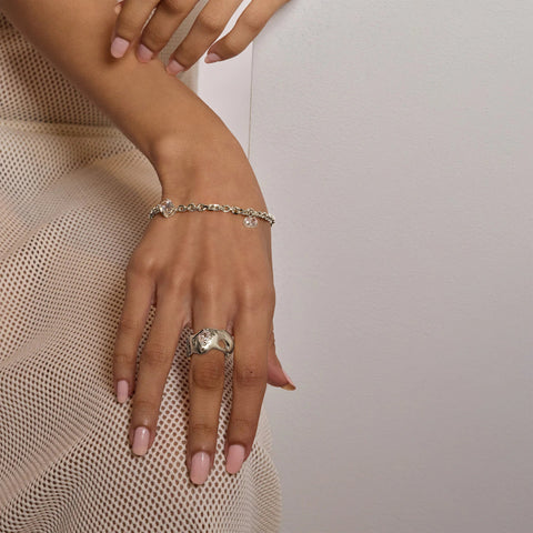 Lady Grey oasis ring